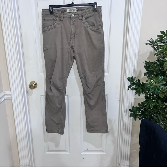Mountain Khakis also khaki In color. B1054 - Picture 1 of 4